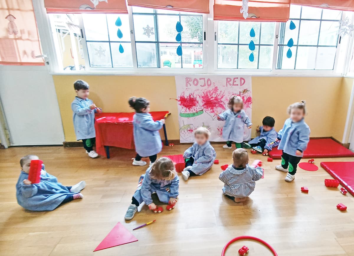 Educamos a los niños a través de diferentes talleres